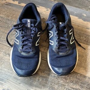 (7.5) Men’s New Balance 520 Navy Blue & White Running Shoes